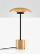 Lash LED Tischleuchte 3000K in elegantem Goldton mit schlanker Silhouette und hochwertigem Design.