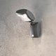Latina LED Sensor Außen-Wandlampe Anthrazit an einer Wand montiert, stilvolles Design, ideal für außen.