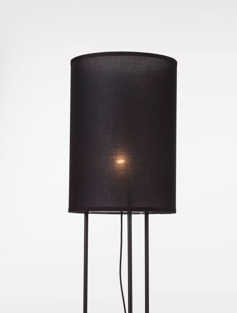 Leith Stehlampe Schwarz, minimalistische Stehleuchte mit schwarzem Lampenschirm und stilvollem Design