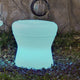 Corfu leuchtender LED Hocker mit Akku und Fernbedienung im Garten, stilvoll und robust.