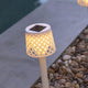 Gretita LED Garten-Solarspieß mit elegantem Design, ideal zur Beleuchtung von Gartenwegen und Beeten.