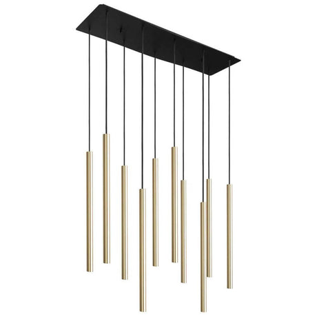 Pendellampe Laser med 10 lys, langstrakt, gullfarget med elegante rørformede anheng og svart baseplate.