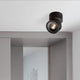 LED Aufbaulampe Simple 680lm Schwarz an Decke montiert, stilvolles Design, drehbar und schwenkbar.