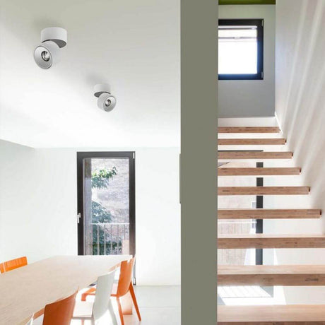 LED Aufbauspot Simple 1320lm Weiß, Schwarz in modernem Wohnraum mit Treppe