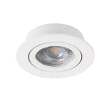 LED-Spot IP44 mit schwenkbarem Einbaustrahler für gedämmte Hohldecken in Weiß.