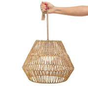 Lampe suspendue naturelle Sisine IP54 – suspension en rotin, idéale pour les espaces de vie modernes.