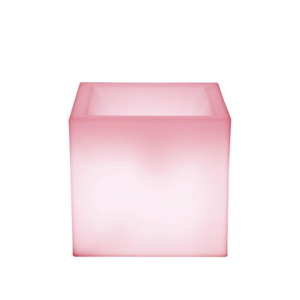 Solar-Topf Narciso mit Akku Mini in Würfelform, quadratischer Pflanzer in pink.