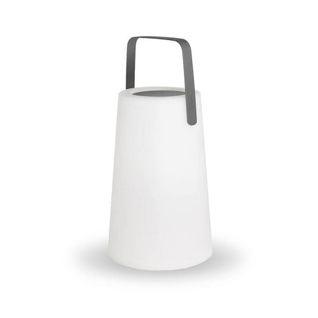 Portable solar lamp Nómada with rechargeable battery in a conical shape, ideal for living rooms and cozy evenings.