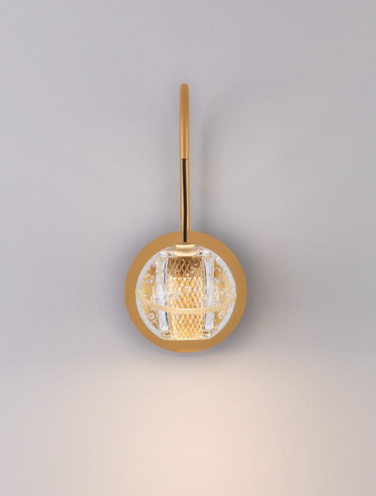 Licio LED Wandleuchte 3000K Gold in glamourösem Design mit goldener und gläserner Oberfläche.