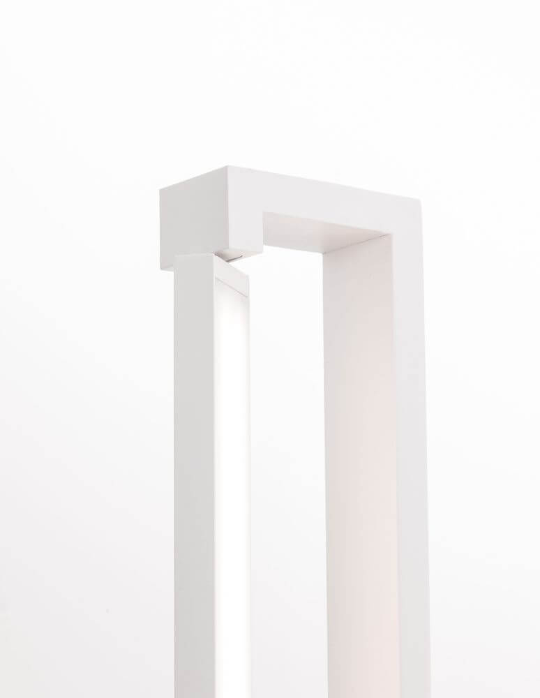 Line LED Stehlampe 3000K Weiß mit minimalistischem, modernem Design aus Aluminium und Acryl.