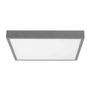 Box SQ LED-Deckenleuchte Large in modernem Design mit sandgestrahltem Diffusor.