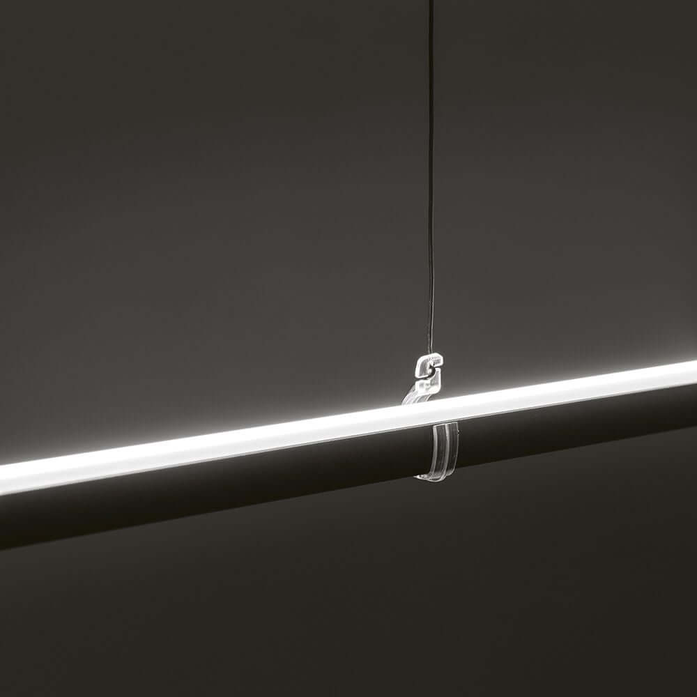 Straight P1 LED-Pendelleuchte Large in elegantem Design, ideal für modernes Raumkonzept.
