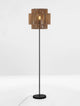 Lito Stehlampe Natur, Schwarz mit hochwertigem Rattan-Schattenspender im Wohn- oder Schlafzimmer.