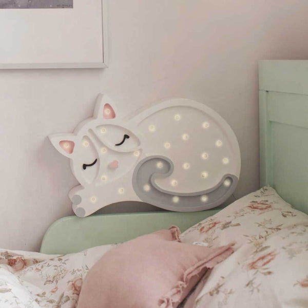 Kinder Wand- & Tischleuchte Katze auf Nachttisch, LED-Lampe in Kätzchenform mit Dimmer.