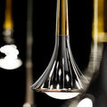 Lodes Rain LED Hängelampe Tropfen 7 Watt 1300 lm mit elegantem, modernem Lampenschirm in Schwarz und Gold.