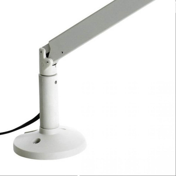 Luceplan Bap Tischbefestigung für die LED-Leuchte Bap, detailierte Ansicht des Lampenarms.