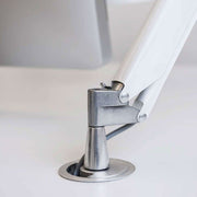 Luceplan Fortebraccio Befestigungsbolzen Metall, silberner Montagebolzen mit weißem Arm, Detailansicht der Metallfassung