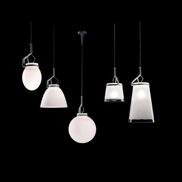 Luceplan Glassglass Hängelampe Large Aufhängung in moderner Einrichtung mit fünf verschiedenen Glaslampen.