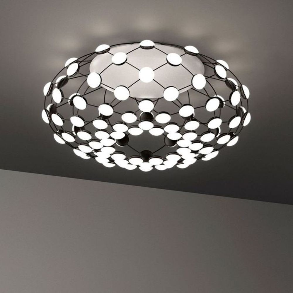 Luceplan LED Deckenlampe Mesh Ø 72cm mit originellem Design von Francisco Gomez Paz in Schwarz und Edelstahl.