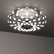Luceplan LED Deckenlampe Mesh Ø 72cm in einzigartigem Design mit schwarzem Gestell und modernen Leuchtmitteln.