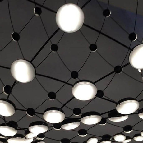 Luceplan LED Hängeleuchte Mesh Ø 55cm, max. 500cm mit flexibler Drahtgitterstruktur und dimmbaren LED-Lichtquellen.