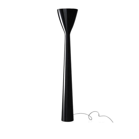 Luceplan LED Stehleuchte Carrara 185cm in elegantem schwarzem Design, geschaffen für indirekte Beleuchtung.