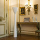 Luceplan LED Stehleuchte Carrara 185cm in eleganter Innenarchitektur, minimalistisches Design