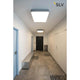 Medo 60 Square LED Deckenleuchte Silbergrau 1-10V 3000K in modernem Flur mit eleganter Decke.
