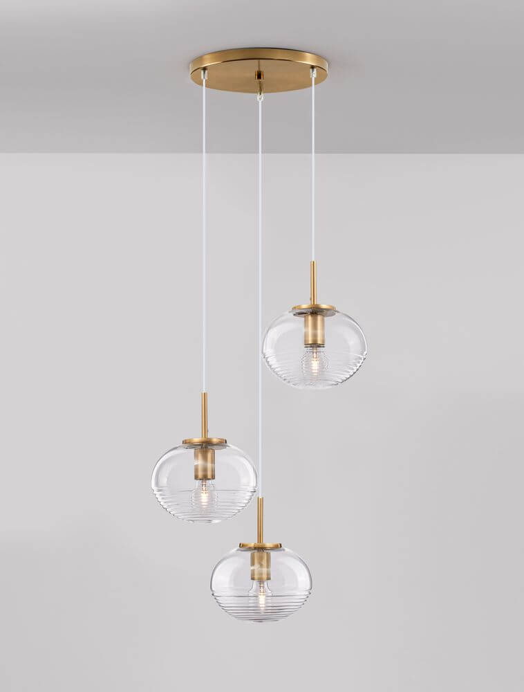 Maeve Pendelleuchte 3-flammig Ø 30cm Gold, Transparent in stilvollem Design mit drei Glaskugeln.