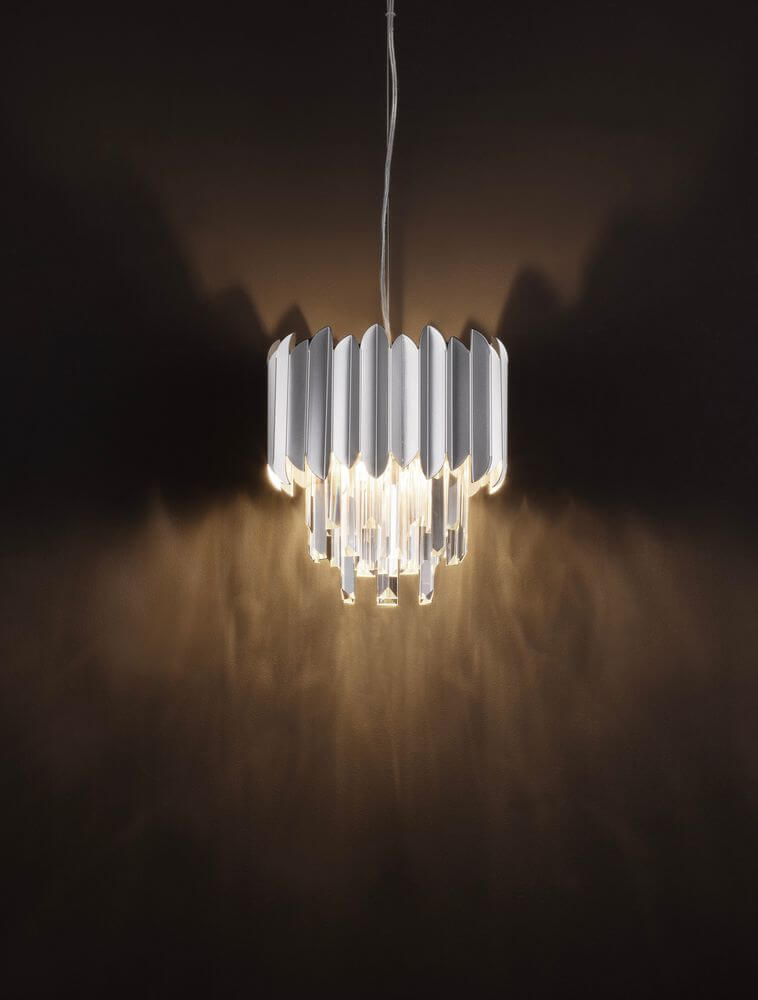 Magnolia Pendelleuchte E14 Ø 25cm mit dekorativen Kristallprismen und elegantem Design.