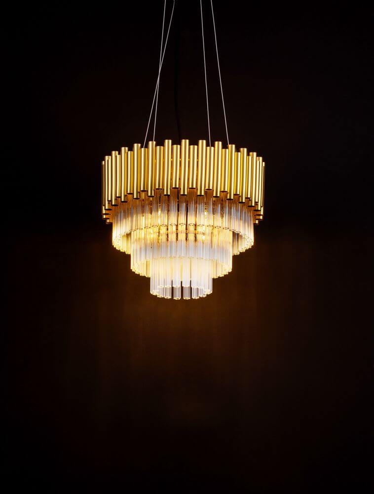 Magnolia Pendelleuchte Zylindrisch 5-flammig Ø 39cm Gold, elegante Deckenleuchte mit Kristall und goldener Oberfläche.