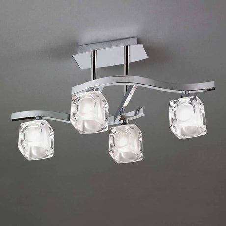 Cuadrax Cristal 4-flammige Deckenleuchte mit geschwungener, eckiger Form und Glaszieren.