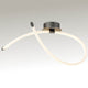 LED-Deckenleuchte Armonia Schleife mit geschwungener Form und hochwertiger Beleuchtung für moderne Räume.