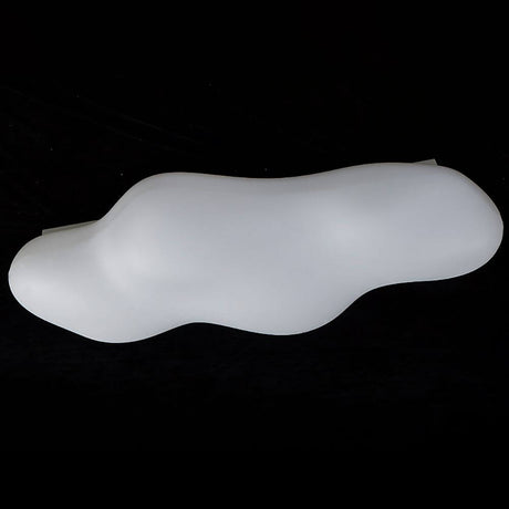 Plafonnier Eos au design innovant en plastique blanc, idéal pour les espaces de vie modernes.