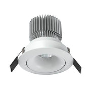 Formentera 7 cm section ronde LED-spot encastré avec un design lumineux moderne en blanc mat pour des espaces élégants.