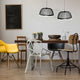 LED-Pendellampe Klein Celeste in modernem Esszimmer mit eleganten Möbeln und natürlichem Licht.