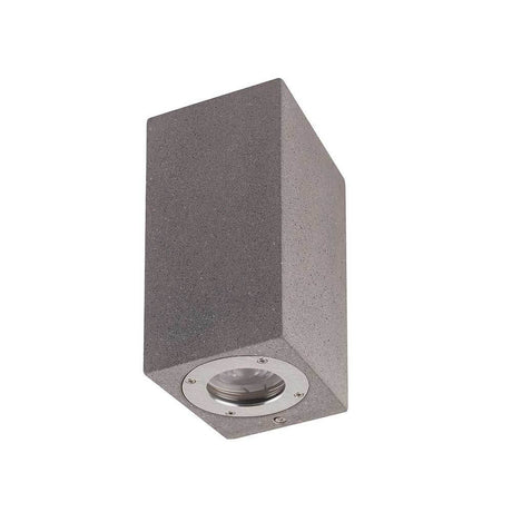 Levi Outdoor Wandlampe Eckig in eckiger Betonkonstruktion für moderne Fassaden und stilvolle Outdoor-Lounges.