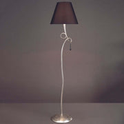 Paola Stehleuchte 173cm mit schwarzem Schirm und modernem, schlankem Design aus Metall.