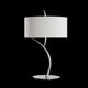 Tischlampe Eve mit modernem Design aus Metall und Textil, ideal für Wohnzimmer und Essbereiche.