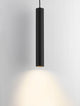 Alt Tag: Mare Pendelleuchte Ø 5,5cm Glatt schwarze zylindrische Hängelampe aus Aluminium, gerichtetes Licht nach unten, modernes Esszimmer-Design