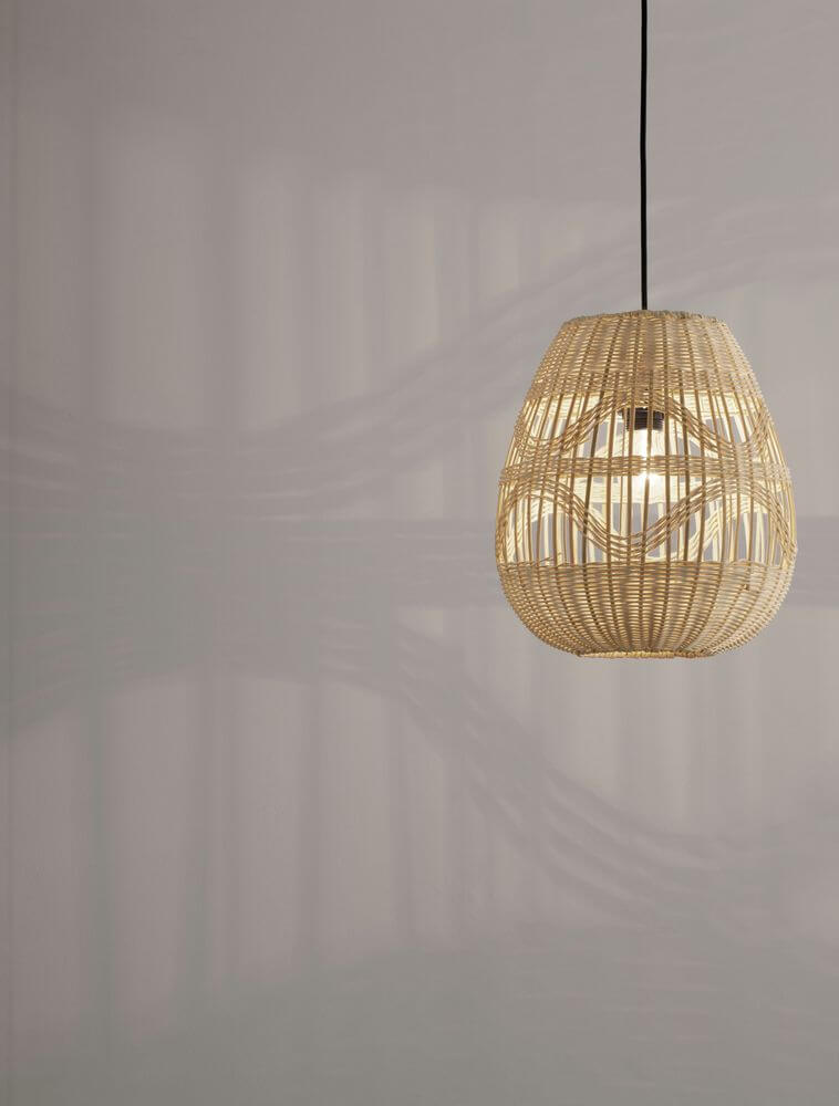 Marlo Pendelleuchte Birne Beige Rattan in Rattanoptik, sorgt für warme Atmosphäre im Ess- oder Wohnzimmer.