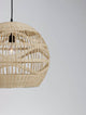 Marlo Pendelleuchte Kuppel Beige Rattan aus Rattan mit gemütlicher Atmosphäre für Wohn- oder Esszimmer.