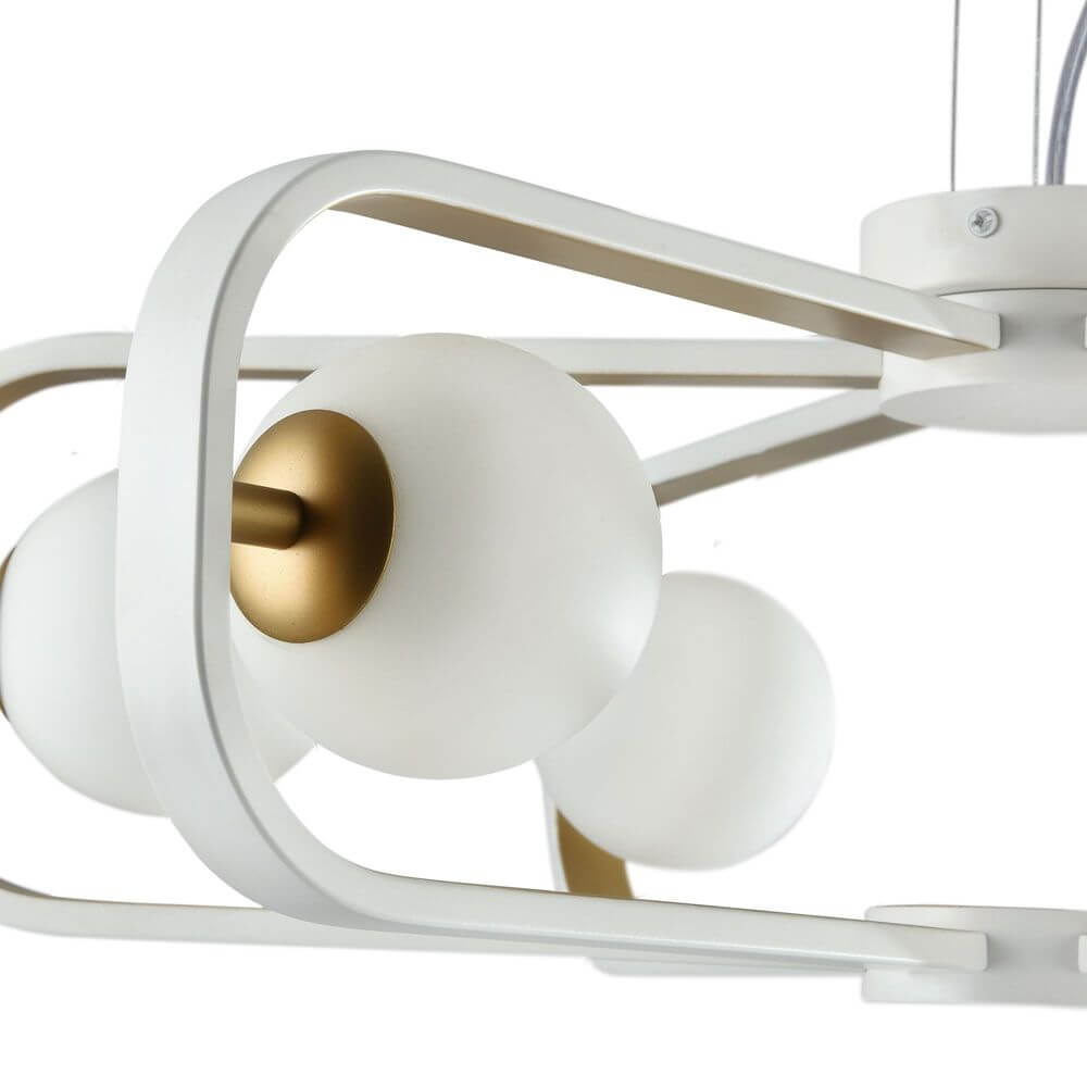 Avola 6-flammig Pendelleuchte mit robustem weißen Metallrahmen und Glasdiffusoren.