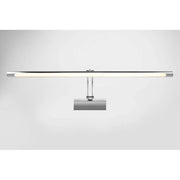 Fino LED Spejllys med metalramme og polykarbonat diffuser til moderne badeværelsesdesign.