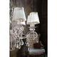 Grace Lüster 8-flammig. Weiß, Gold. Elegante Deckenlampe mit plissierten Lampenschirmen und Kristallanhängern.
