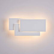 Kona LED Wandleuchte Weiß aus Metall mit warmweißem Licht und modernem, kompaktem Design für Flur und Wohnbereich