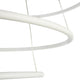 Nola LED Hängeleuchte 3-Ringe mit elegantem, modernem Design und anpassbaren Ringpositionen.