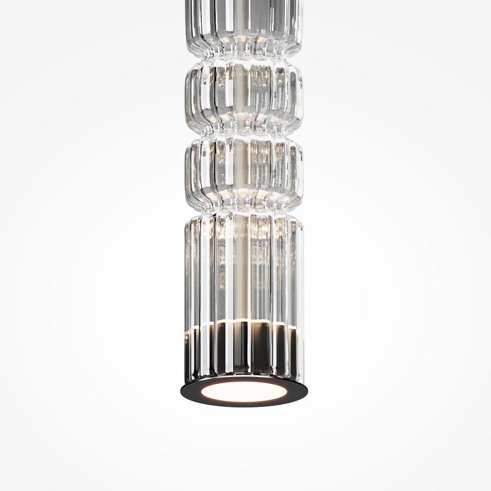 LED Hängeleuchte Ordo XL in stilvollem Design mit klaren Linien und elegantem Glanz.