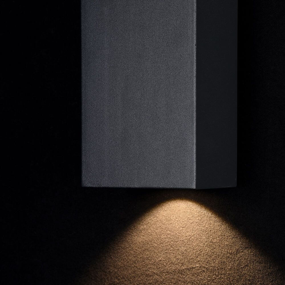 TimesSquare LED-Außenwandlampe Small IP54 mit modernem Design und direkter LED-Beleuchtung.