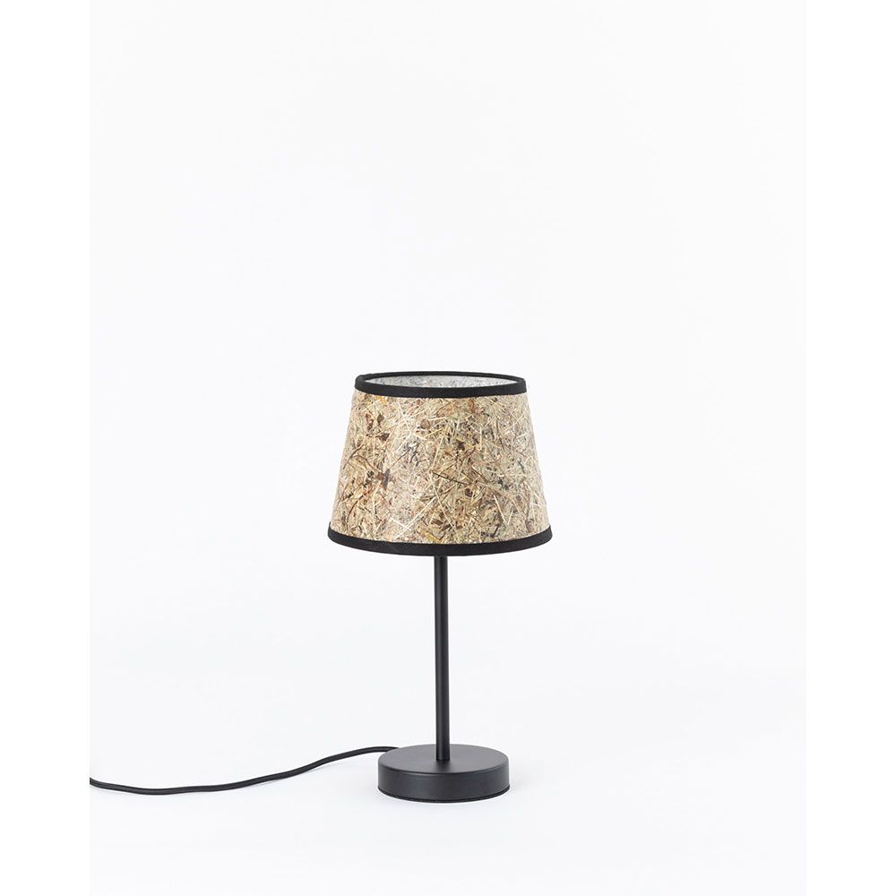 Metal table lamp with a hay forward